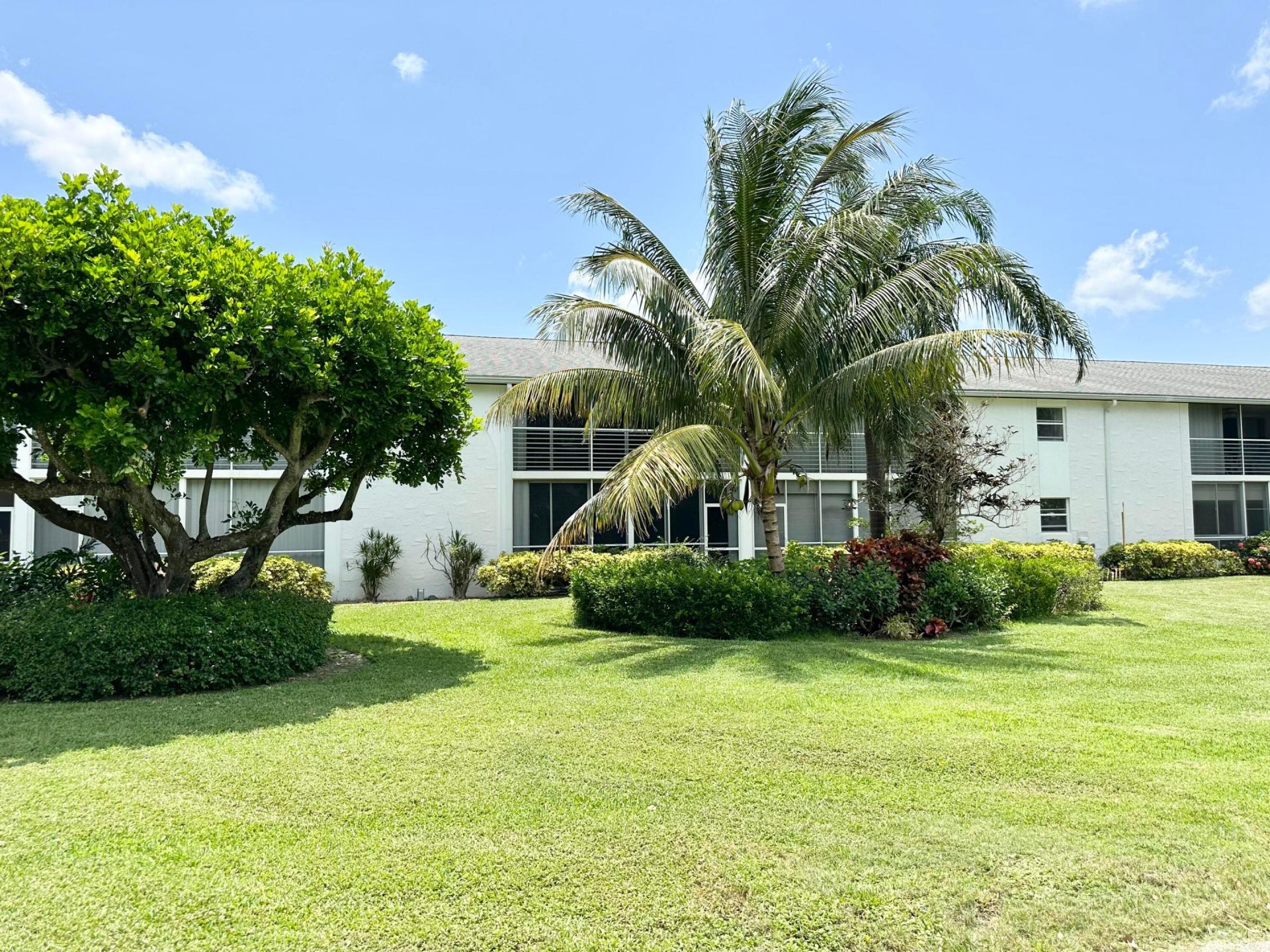 6 Garden Street, Unit 204, Tequesta, FL 33469 Photo