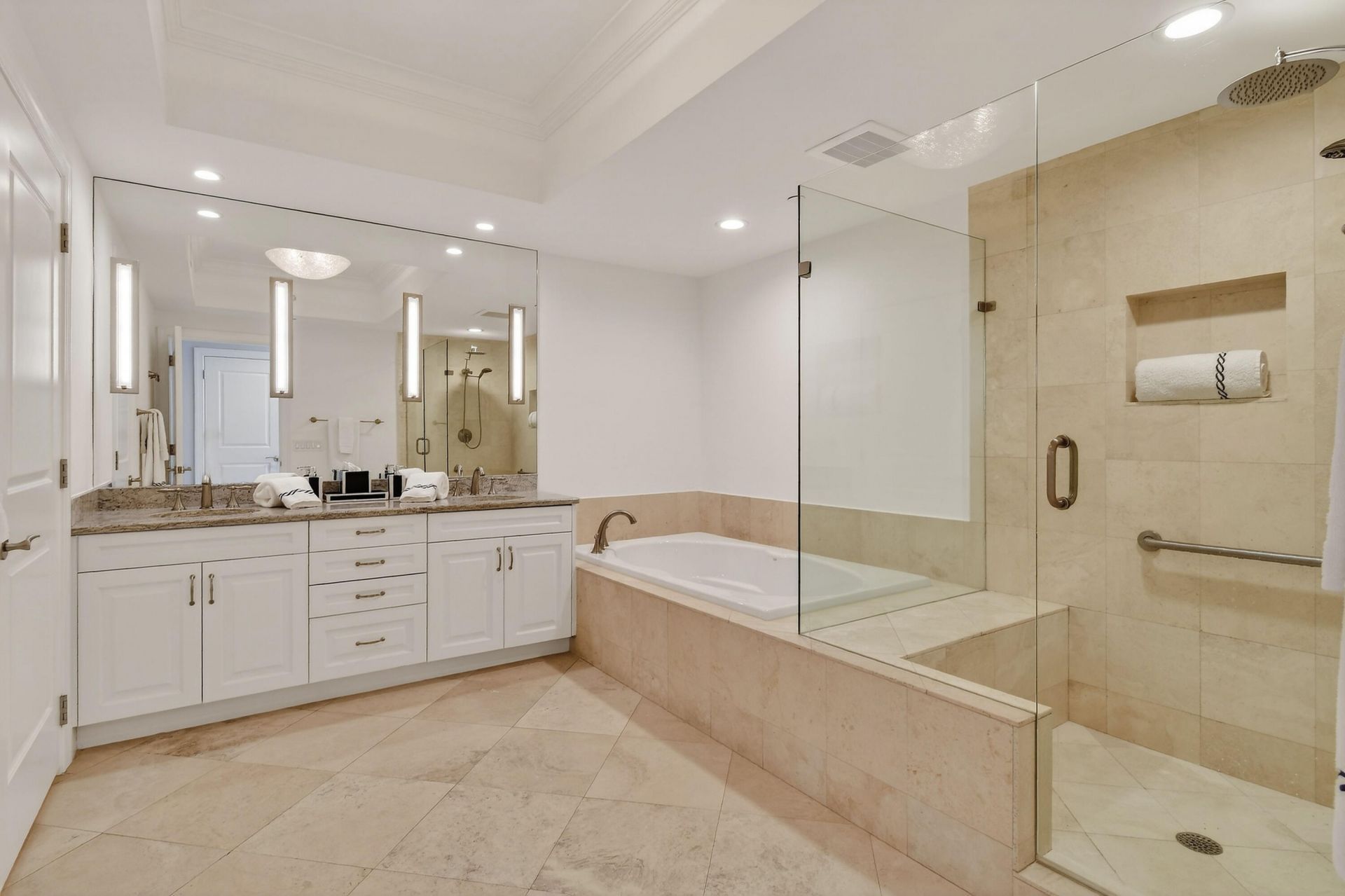 5050 N Ocean Drive, Unit 902, Singer Island, FL 33404 Photo