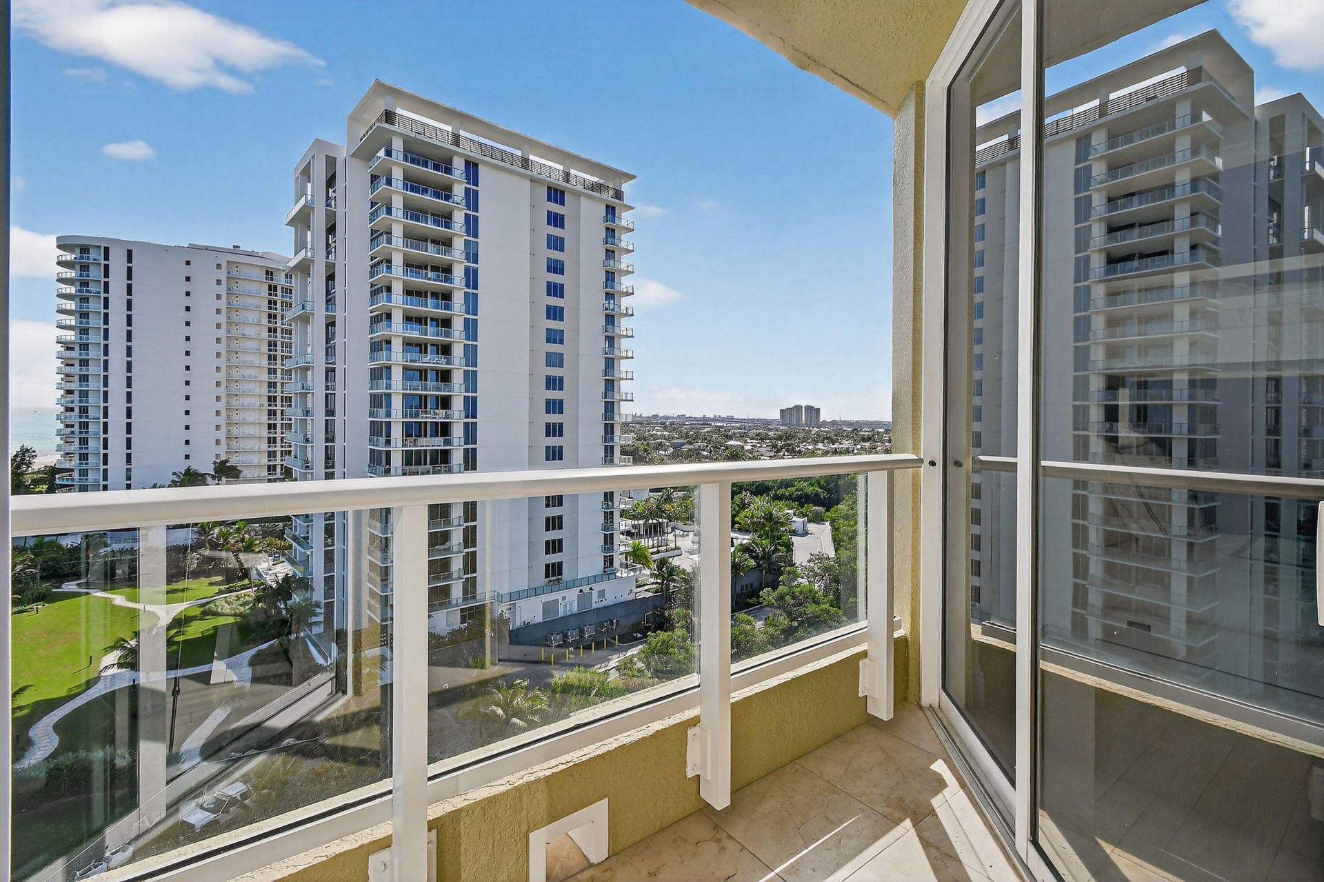 5050 N Ocean Drive, Unit 902, Singer Island, FL 33404 Photo