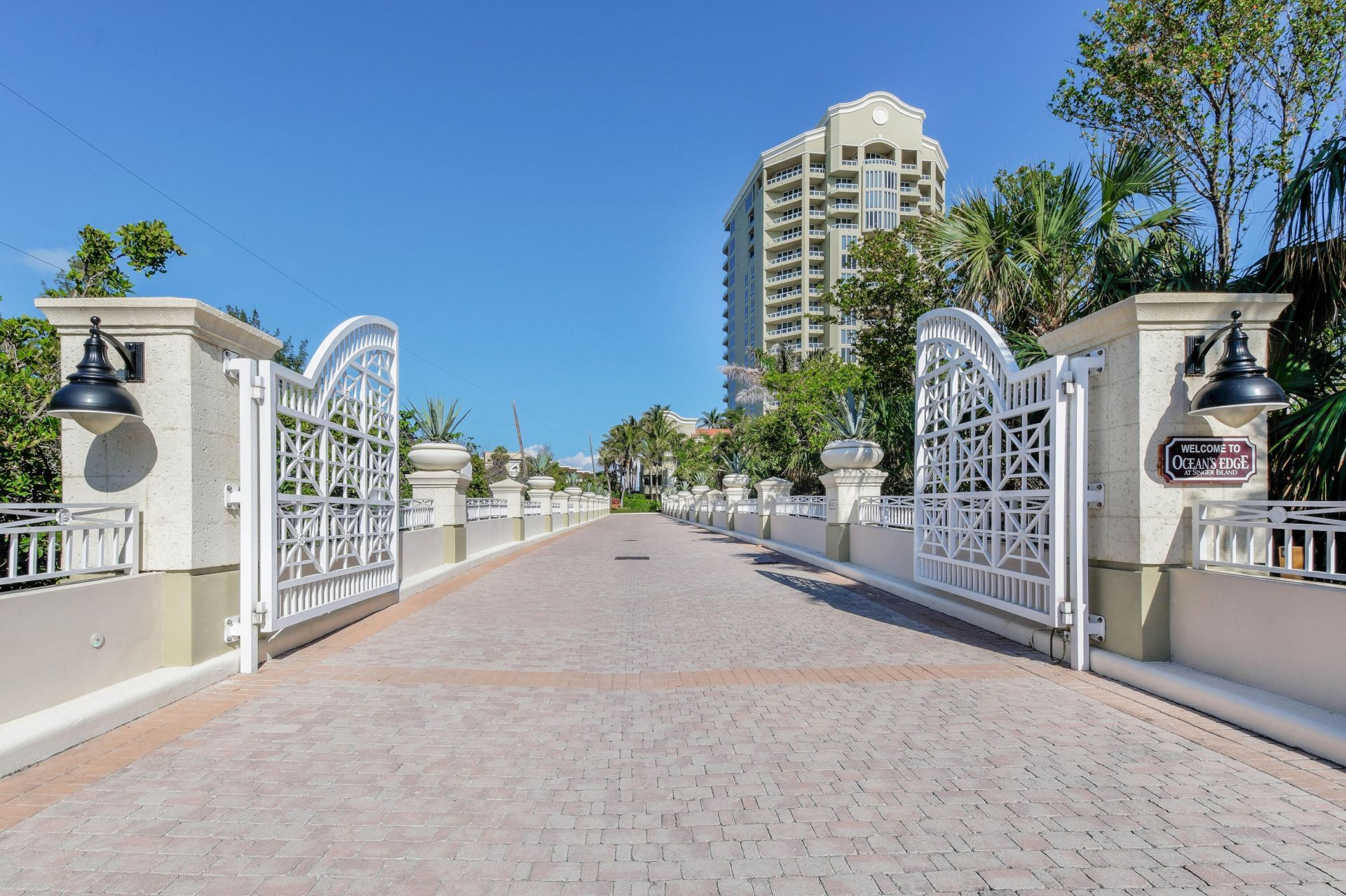 5050 N Ocean Drive, Unit 902, Singer Island, FL 33404 Photo