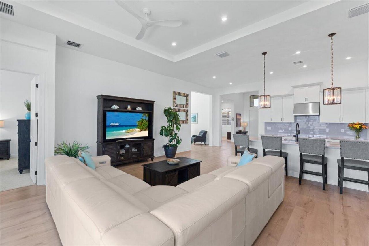 8431 SW Cantante Way, Port Saint Lucie, FL 34987 Photo