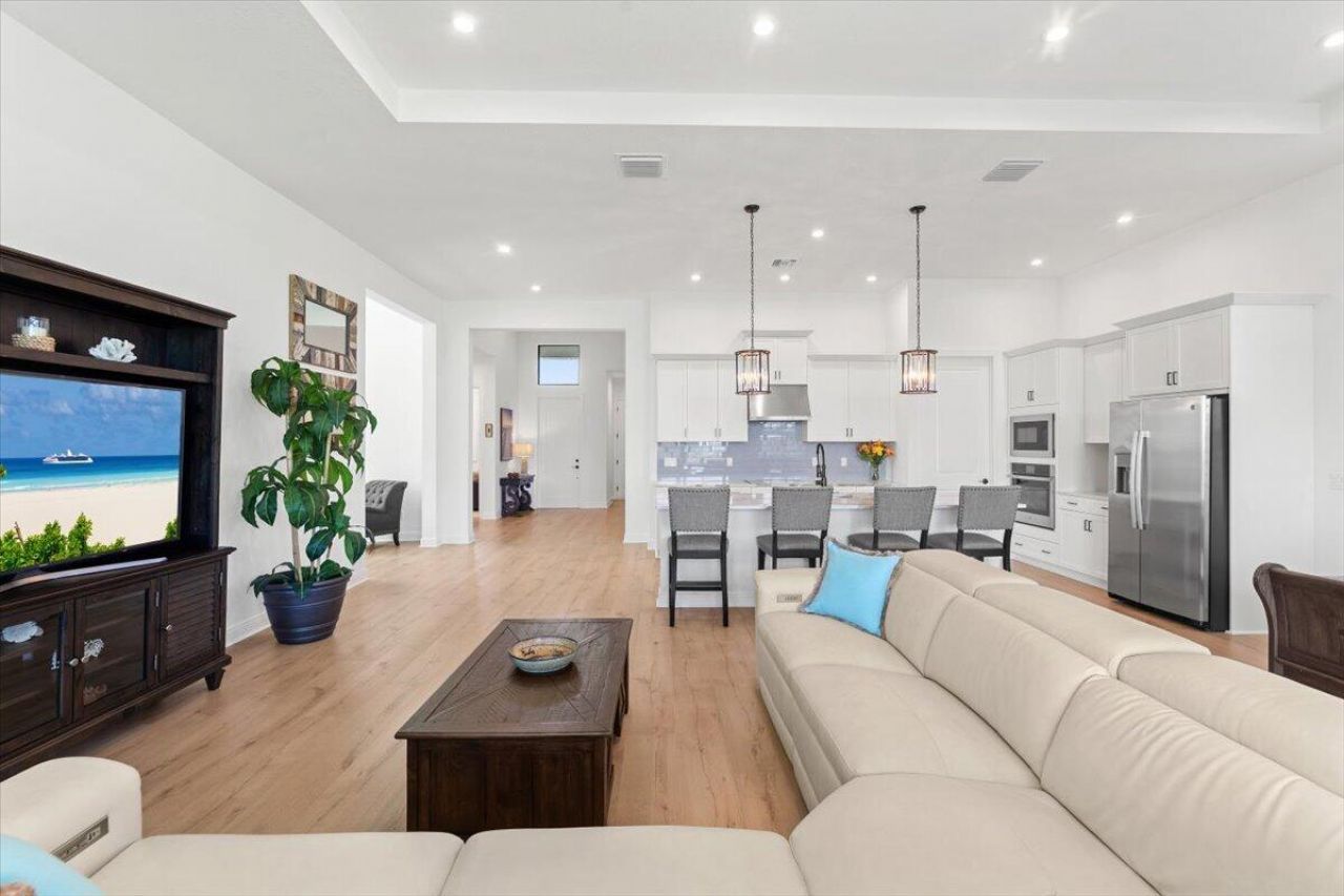 8431 SW Cantante Way, Port Saint Lucie, FL 34987 Photo