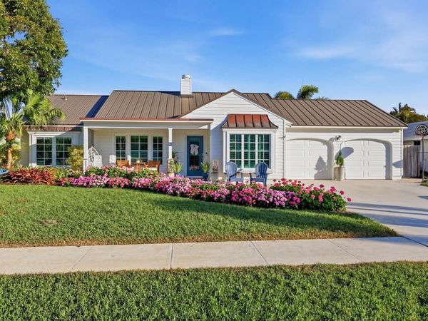 61 Pinehill Trail W, Tequesta, FL 33469