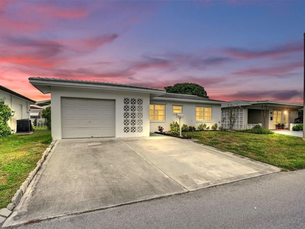 4953 NW 48 Ave, Tamarac, FL 33319