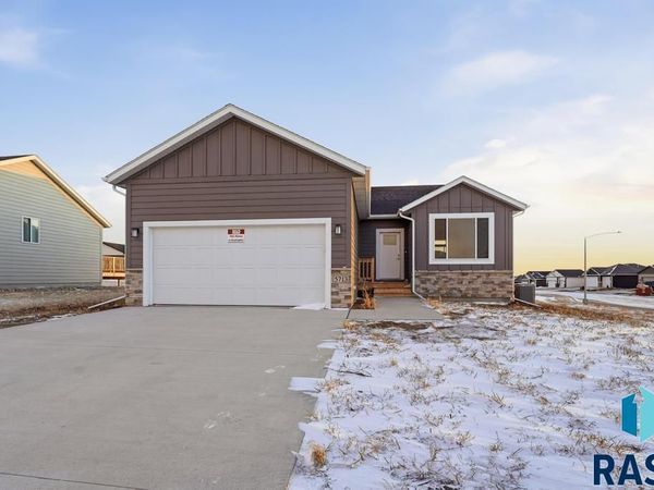 5713 W Cushman St, Sioux Falls, SD 57107