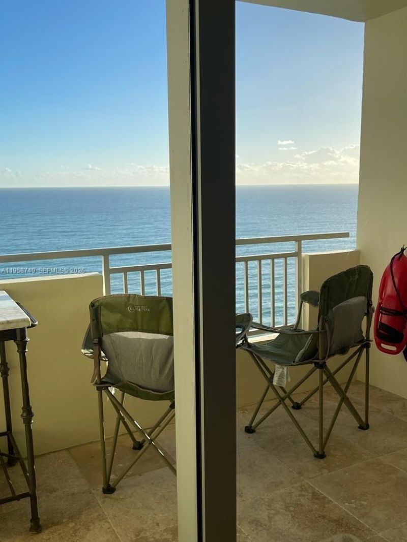 3180 S Ocean Dr, Unit 1602, Hallandale Beach, FL 33009 Photo