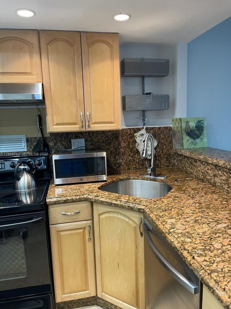 3180 S Ocean Dr, Unit 1602, Hallandale Beach, FL 33009 Photo