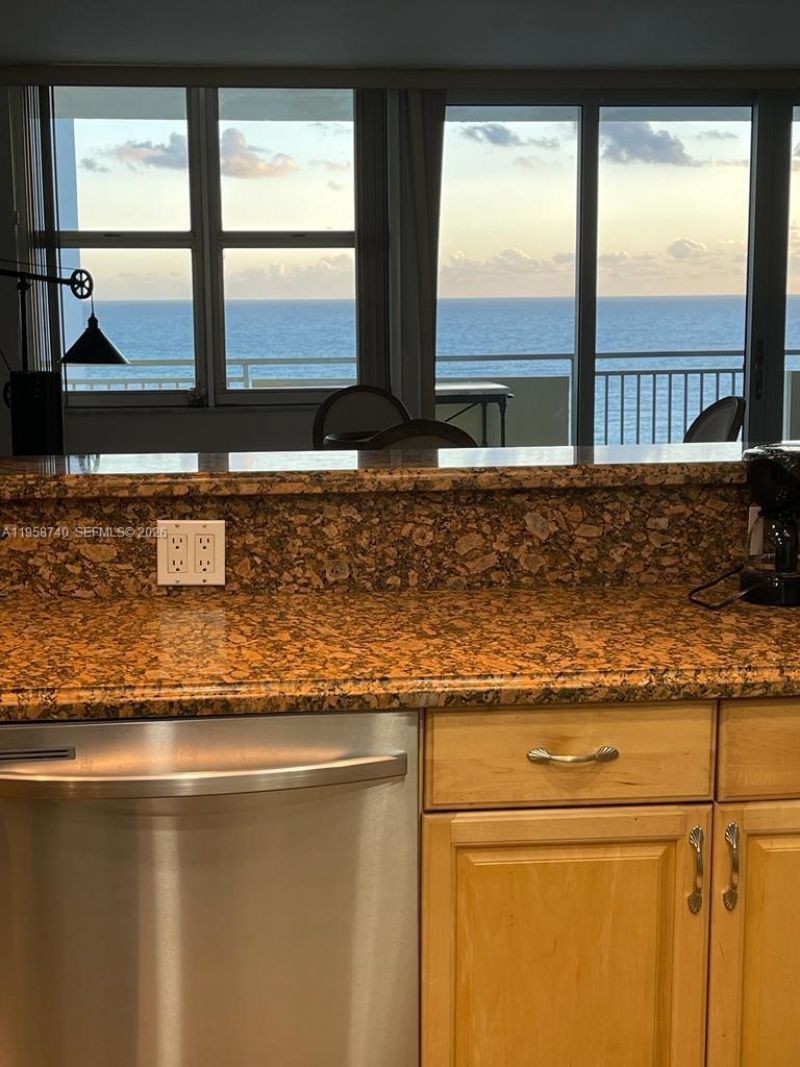 3180 S Ocean Dr, Unit 1602, Hallandale Beach, FL 33009 Photo