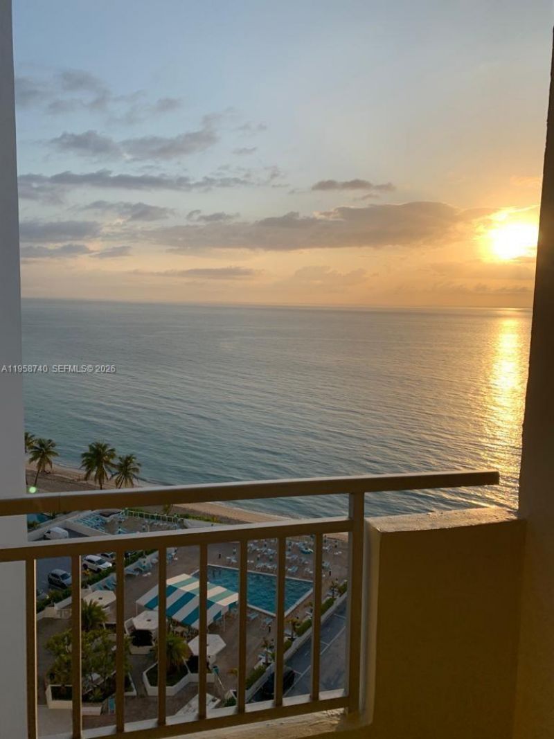 3180 S Ocean Dr, Unit 1602, Hallandale Beach, FL 33009 Photo