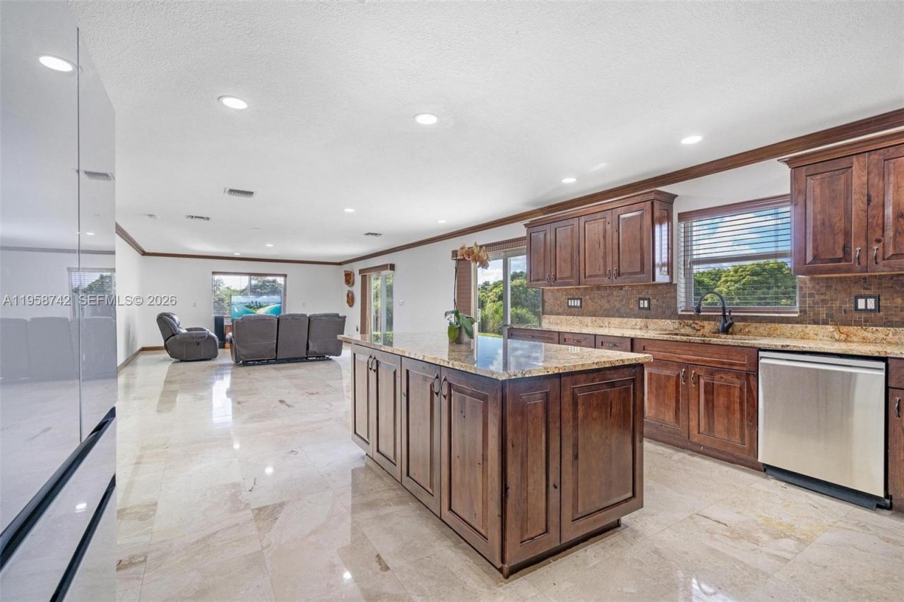 20520 SW 190th St , Miami, FL 33187 Photo