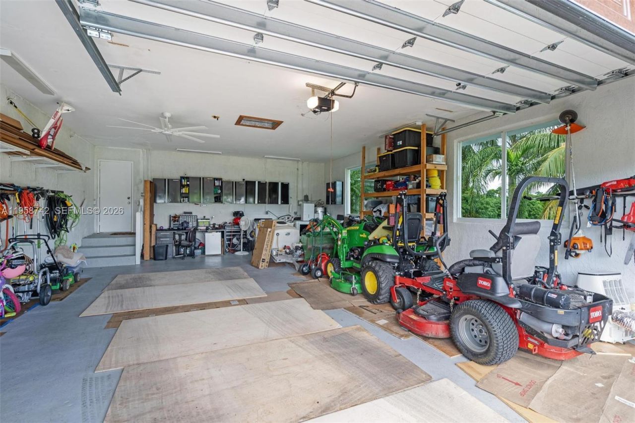 20520 SW 190th St , Miami, FL 33187 Photo