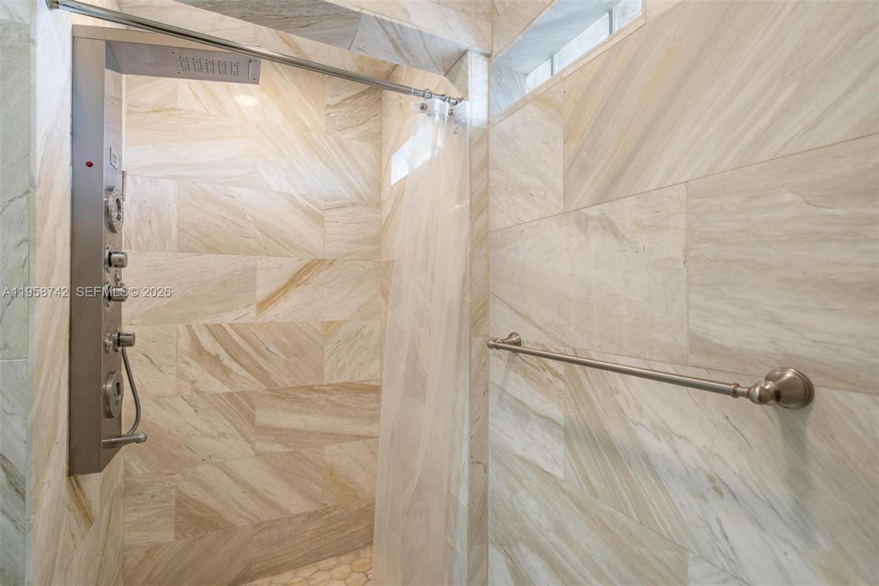 20520 SW 190th St , Miami, FL 33187 Photo