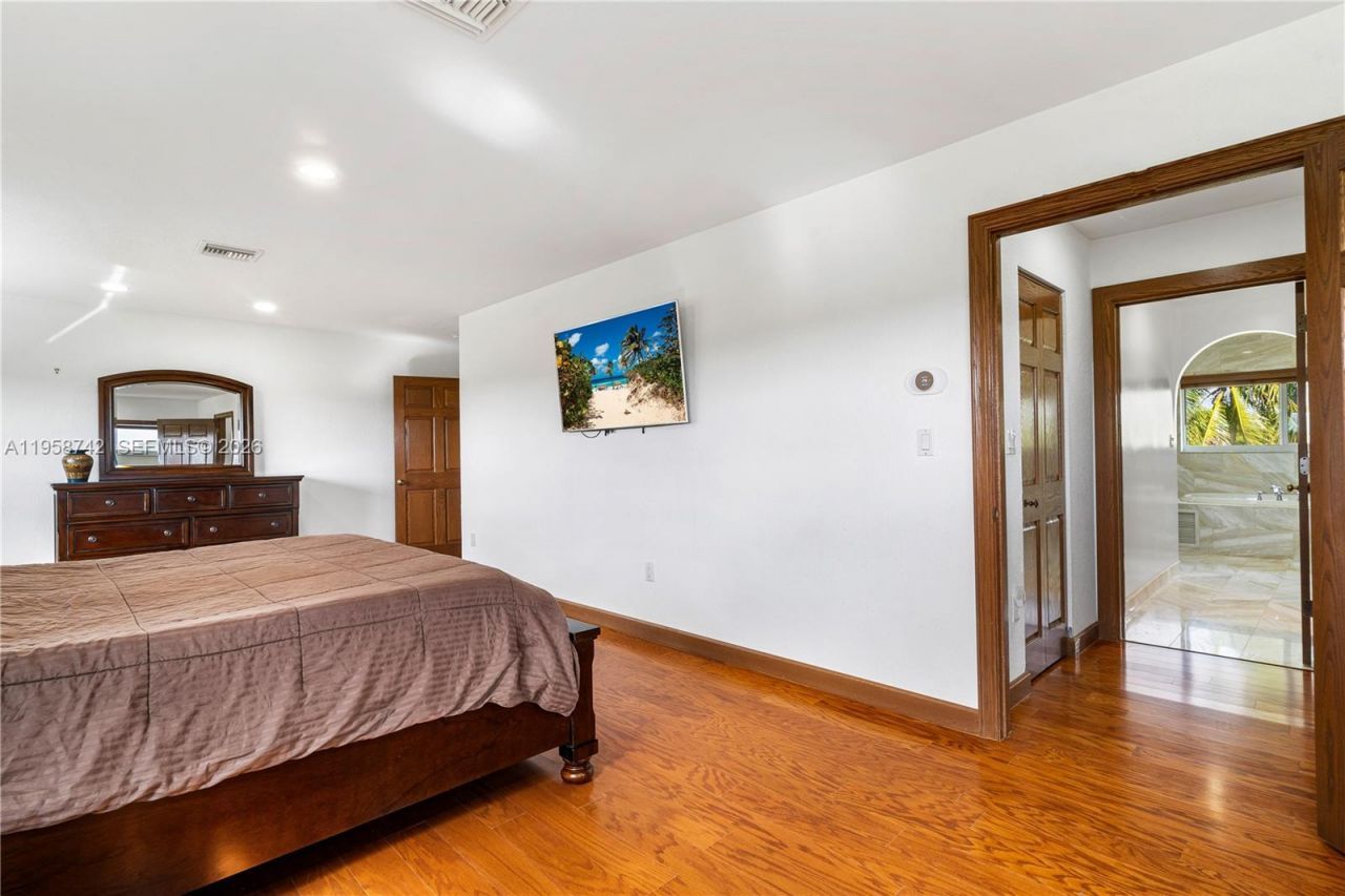 20520 SW 190th St , Miami, FL 33187 Photo