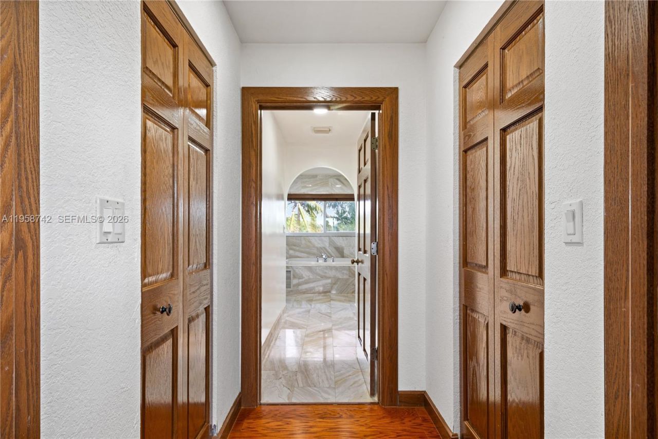 20520 SW 190th St , Miami, FL 33187 Photo