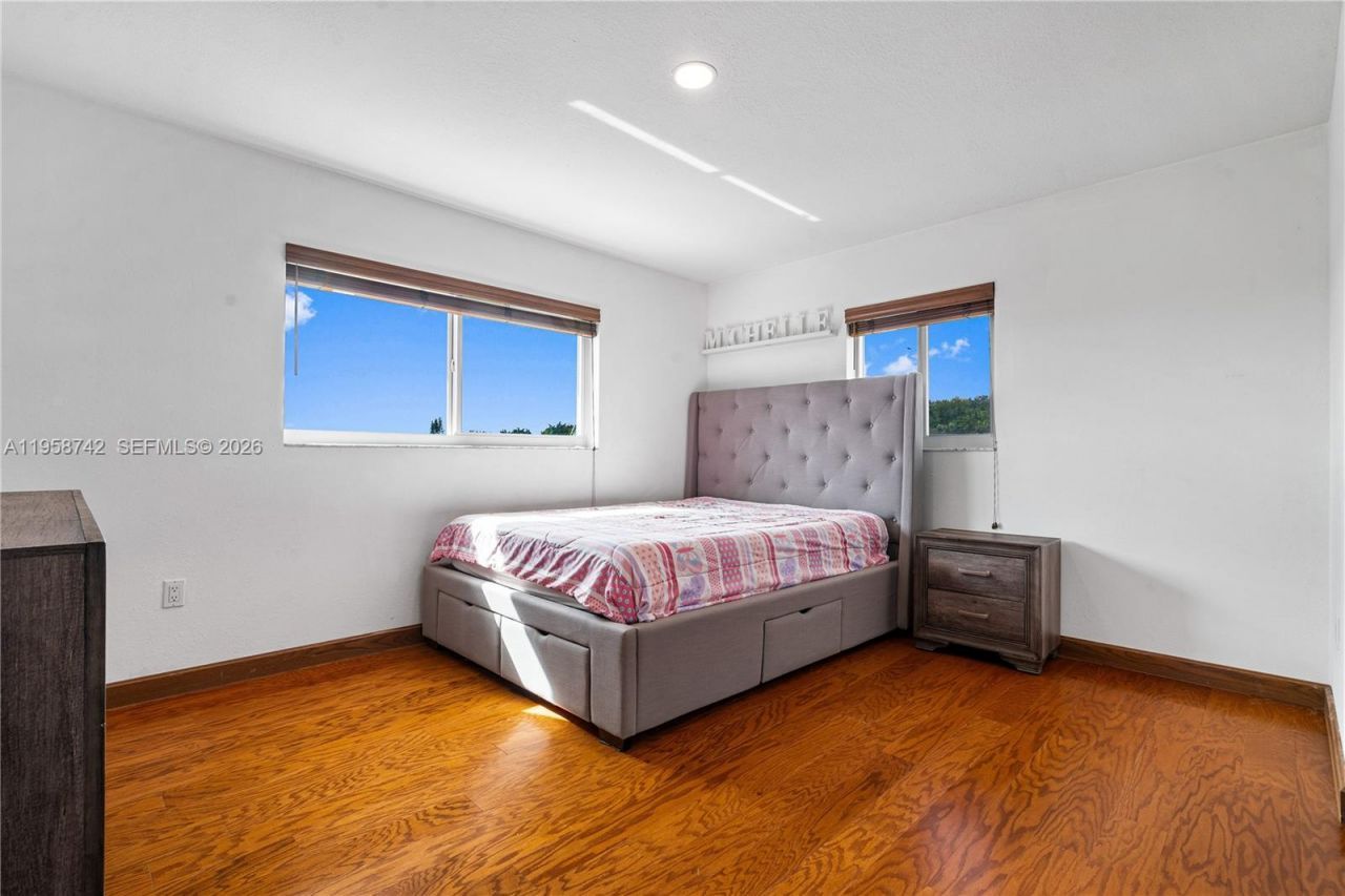 20520 SW 190th St , Miami, FL 33187 Photo