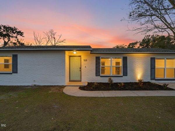 8124 JEANWOOD Drive, Jacksonville, FL 32210