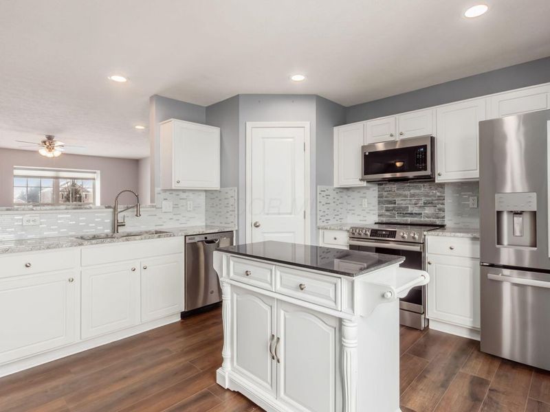 5545 Rainbow Falls Street, Unit 7-5545, Dublin, OH 43016 Photo 11