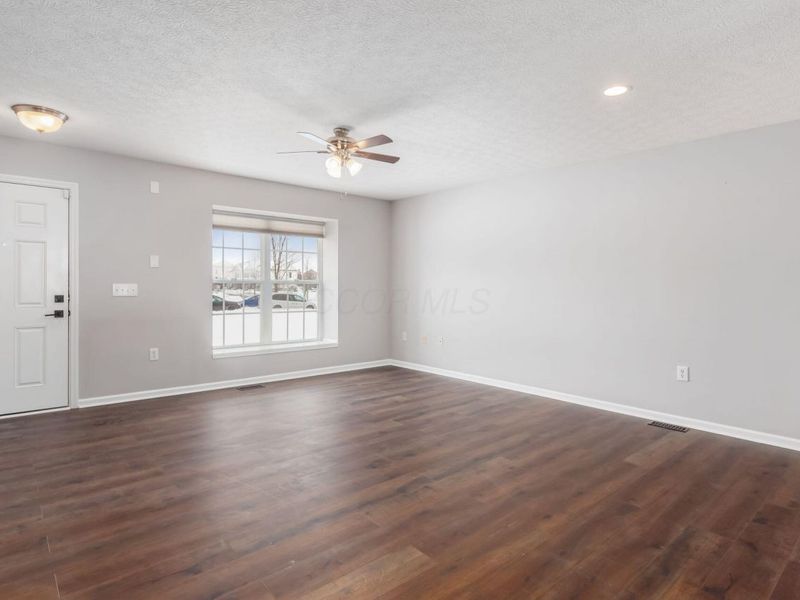 5545 Rainbow Falls Street, Unit 7-5545, Dublin, OH 43016 Photo 8