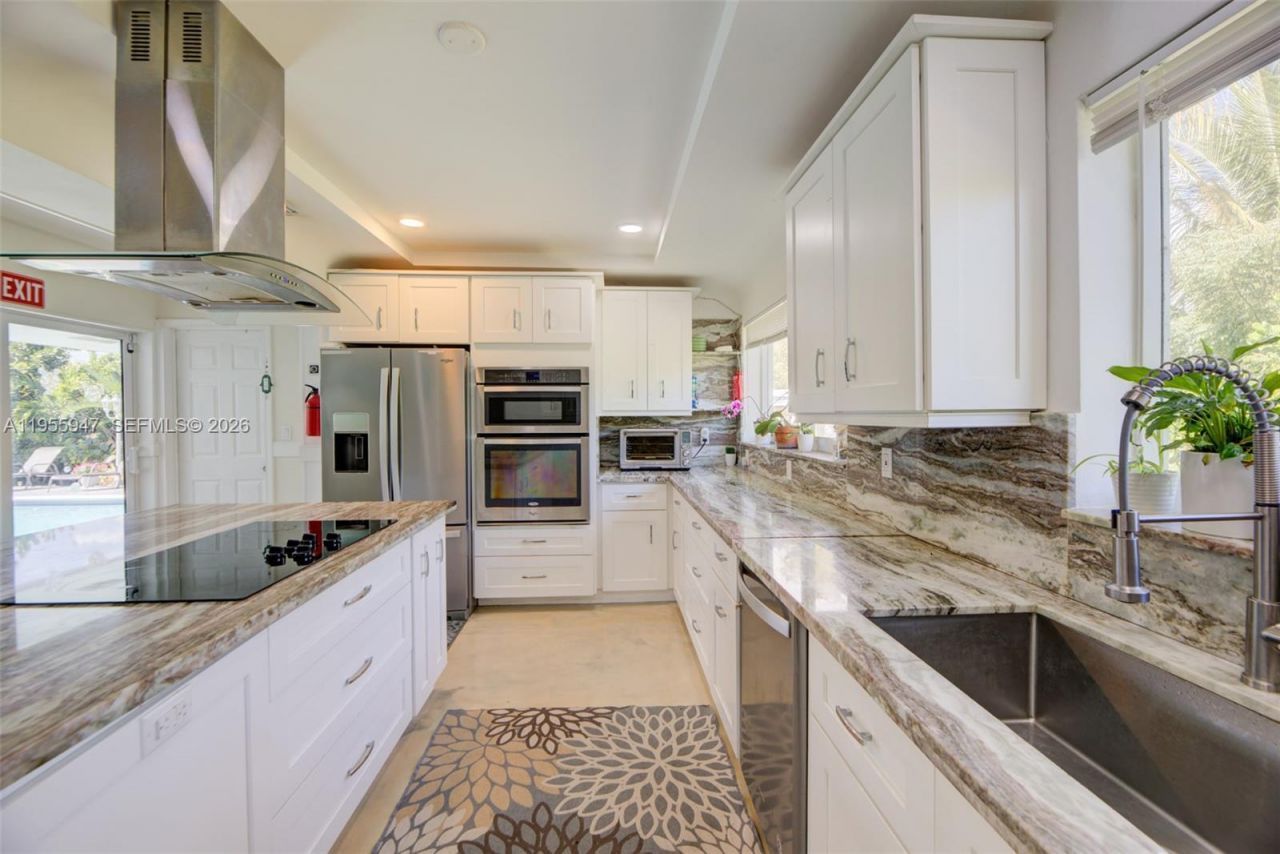 416 N Rainbow Dr , Hollywood, FL 33021 Photo