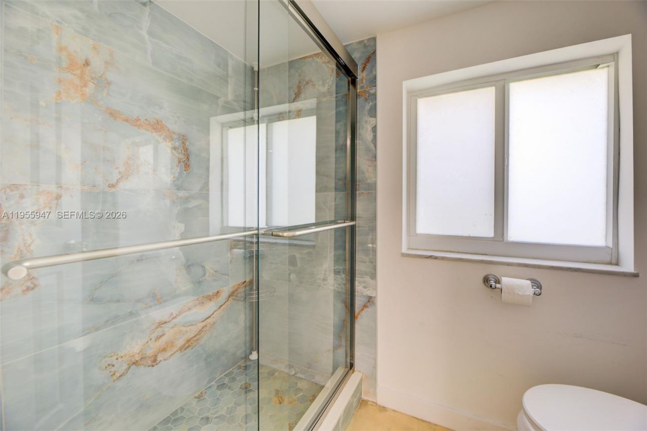 416 N Rainbow Dr , Hollywood, FL 33021 Photo