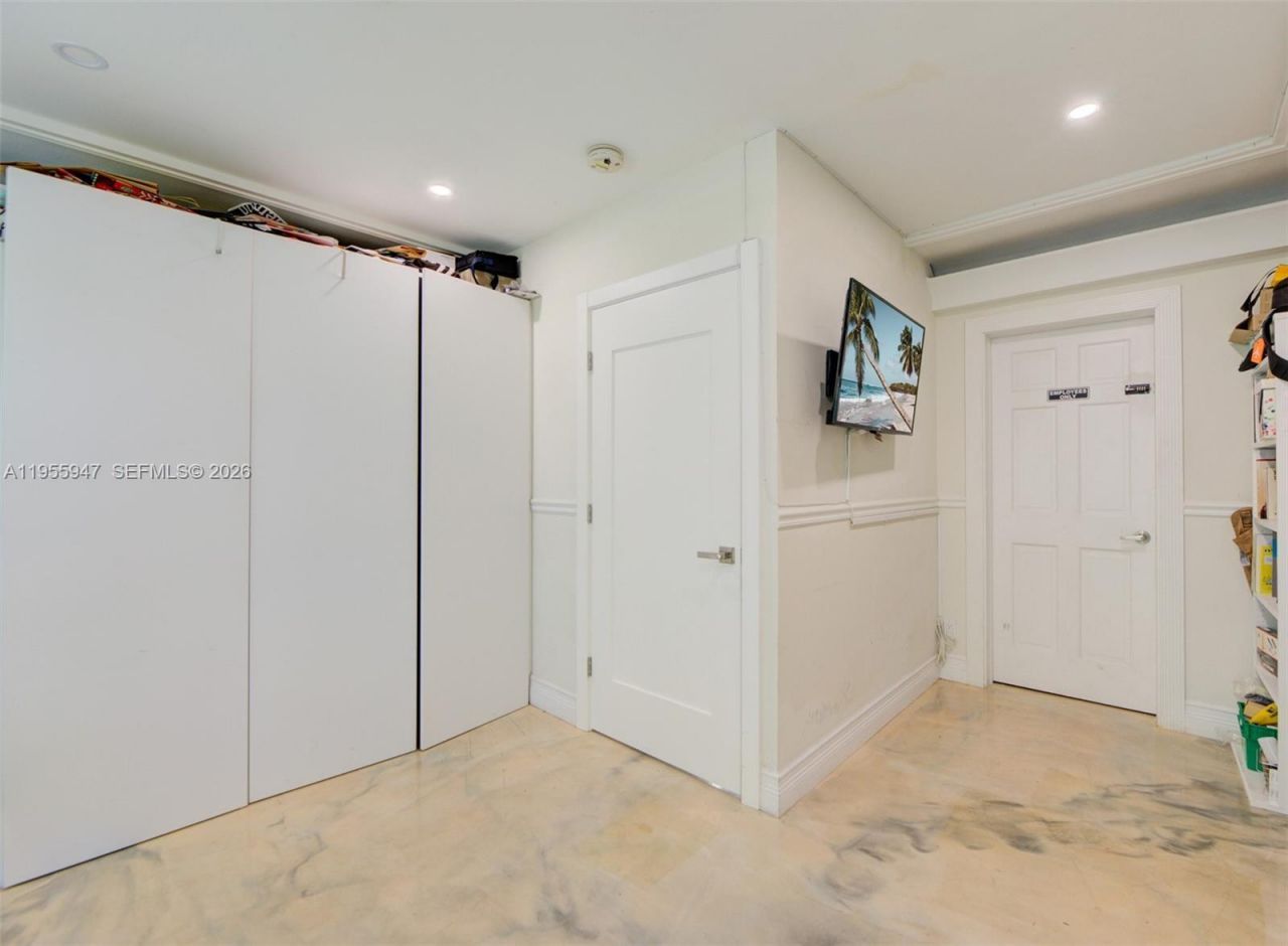 416 N Rainbow Dr , Hollywood, FL 33021 Photo