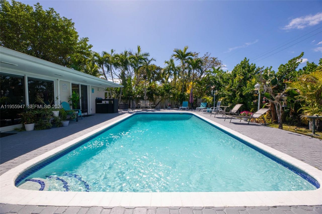 416 N Rainbow Dr , Hollywood, FL 33021 Photo