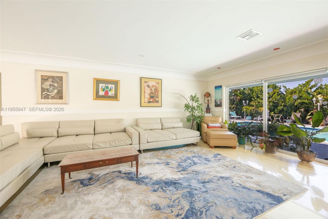 416 N Rainbow Dr , Hollywood, FL 33021 Photo