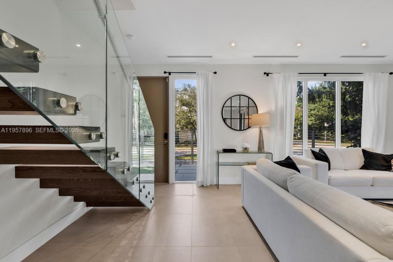 2851 SW 33rd Ct , Unit 2851, Miami, FL 33133 Photo