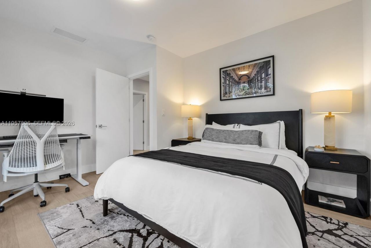 2851 SW 33rd Ct , Unit 2851, Miami, FL 33133 Photo