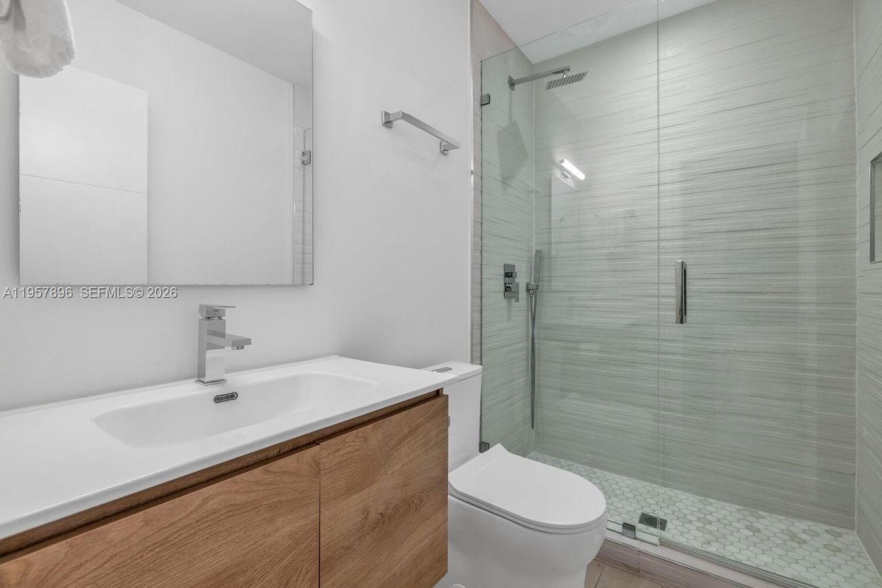 2851 SW 33rd Ct, Unit 2851, Miami, FL 33133 Photo