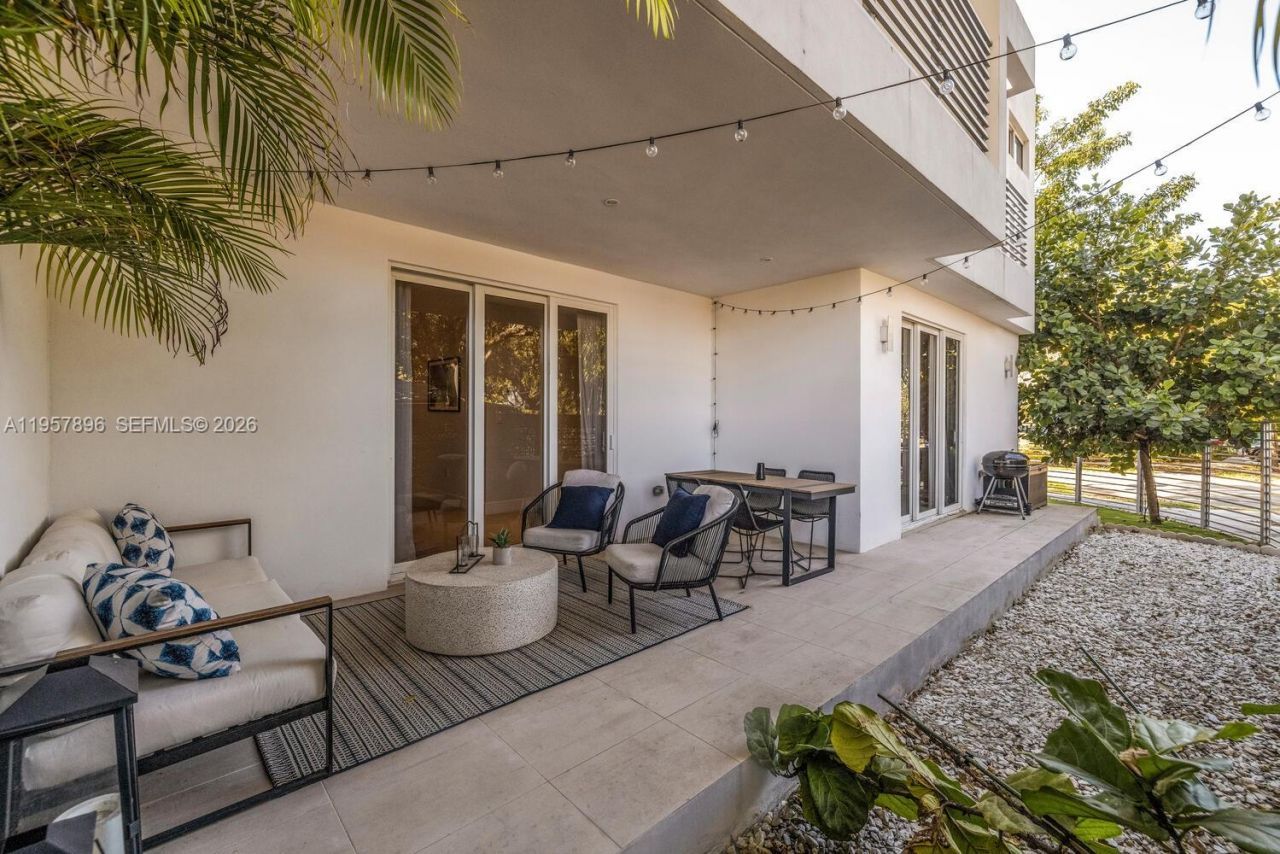 2851 SW 33rd Ct , Unit 2851, Miami, FL 33133 Photo