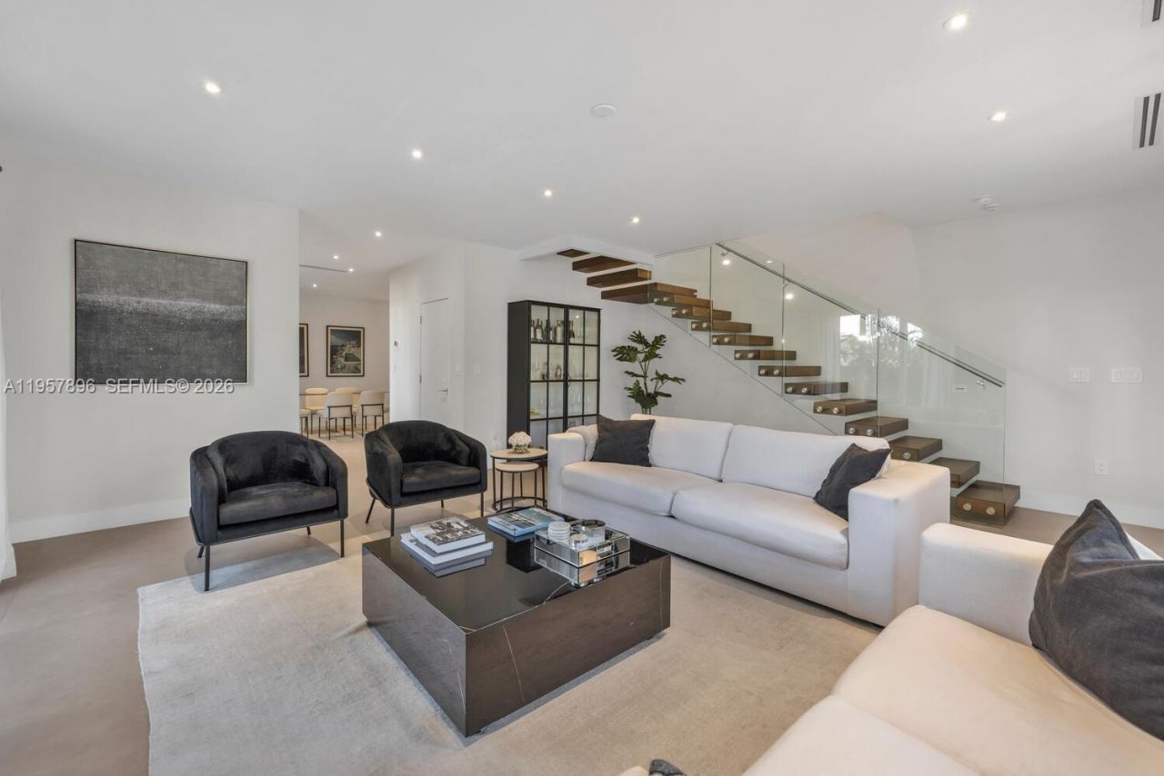 2851 SW 33rd Ct , Unit 2851, Miami, FL 33133 Photo