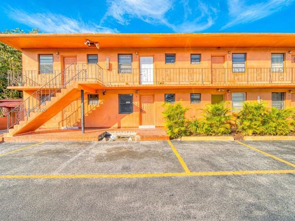 1716 NW 19th St , Miami, FL 33125