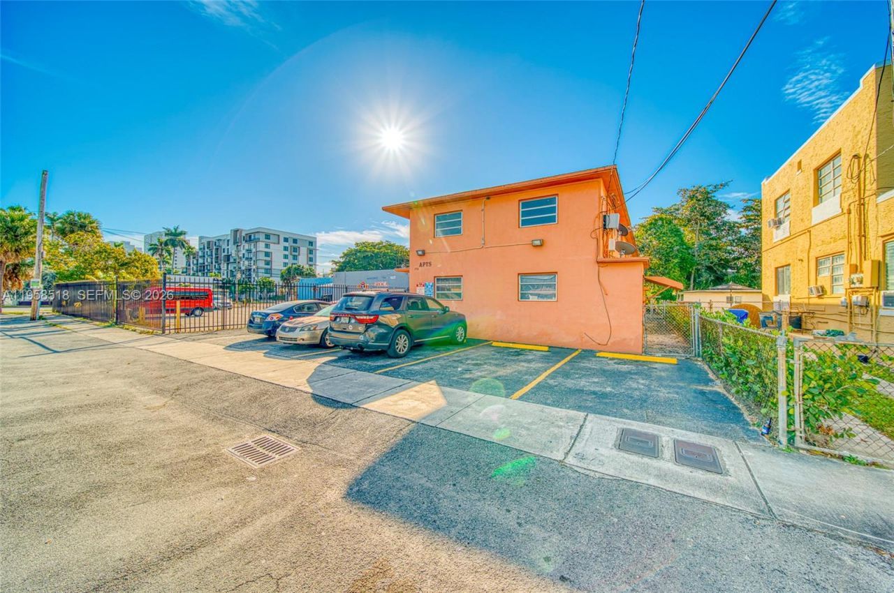 1716 NW 19th St , Miami, FL 33125 Photo