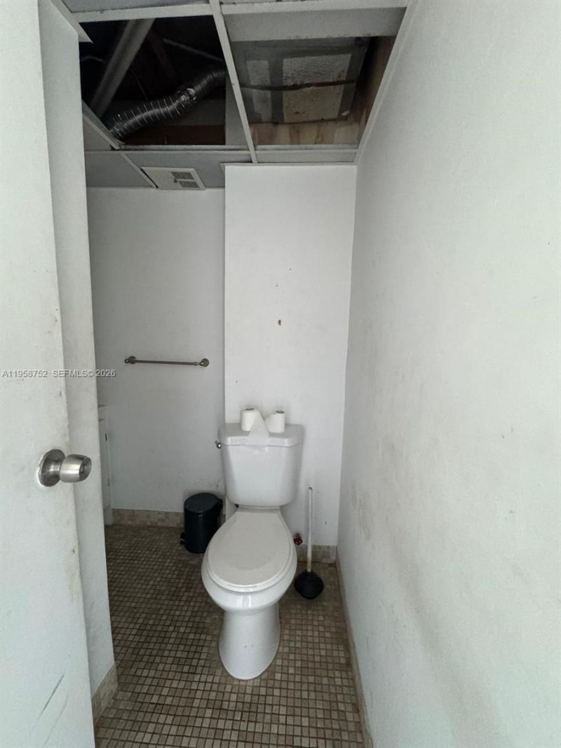 7801 NE 4th Ct , Unit 516, Miami, FL 33138 Photo