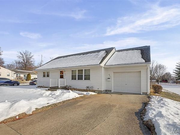 422 E Cherry Street, Columbia, IL 62236