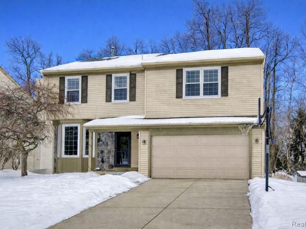 1564 Chelsea Circle, Hartland Twp, MI 48843