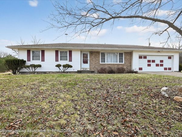 3187 S Canfield Road, Eaton Rapids, MI 48827