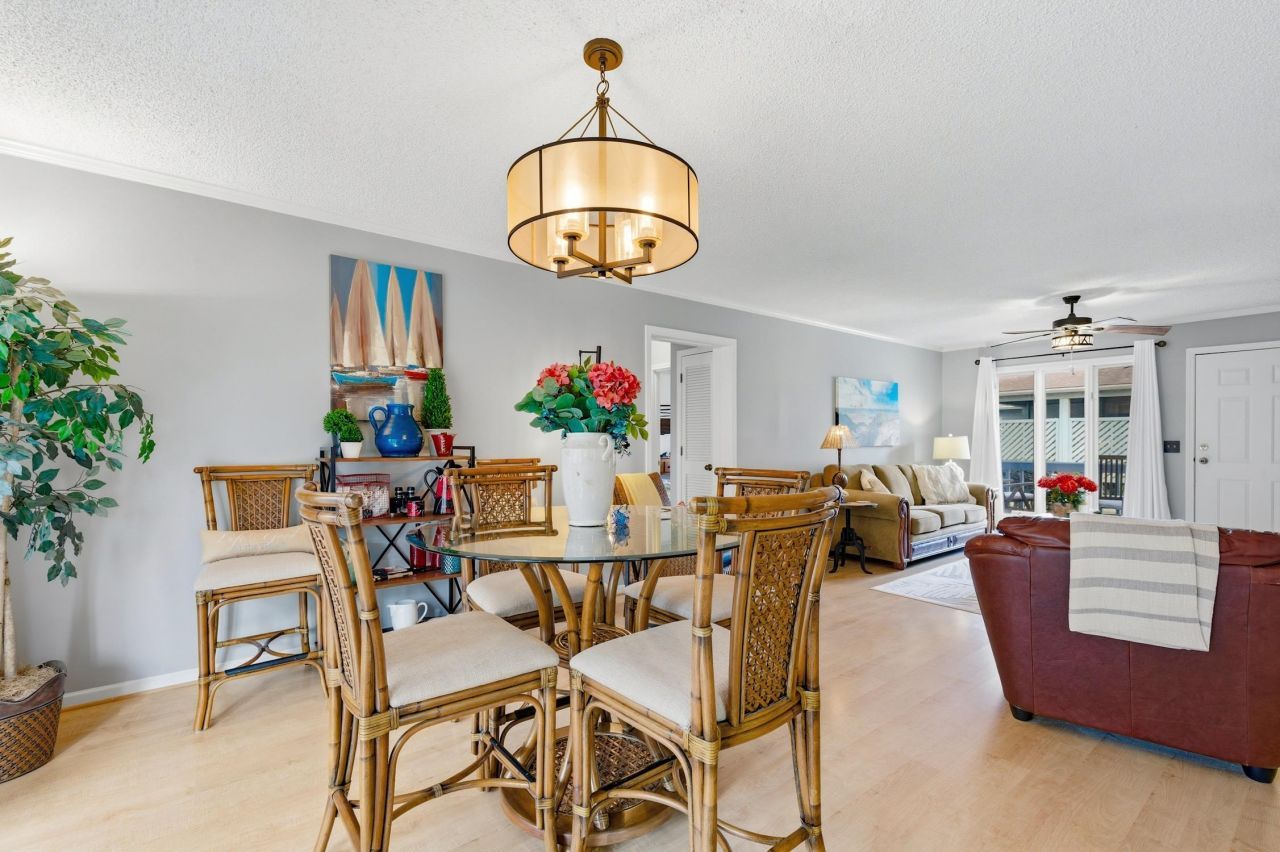 804 Victoria Ct. Photo 11