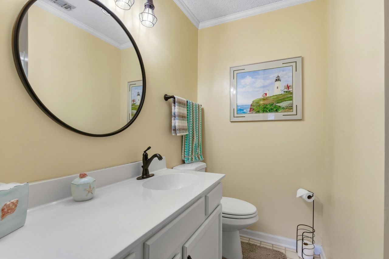 804 Victoria Ct. Photo 15