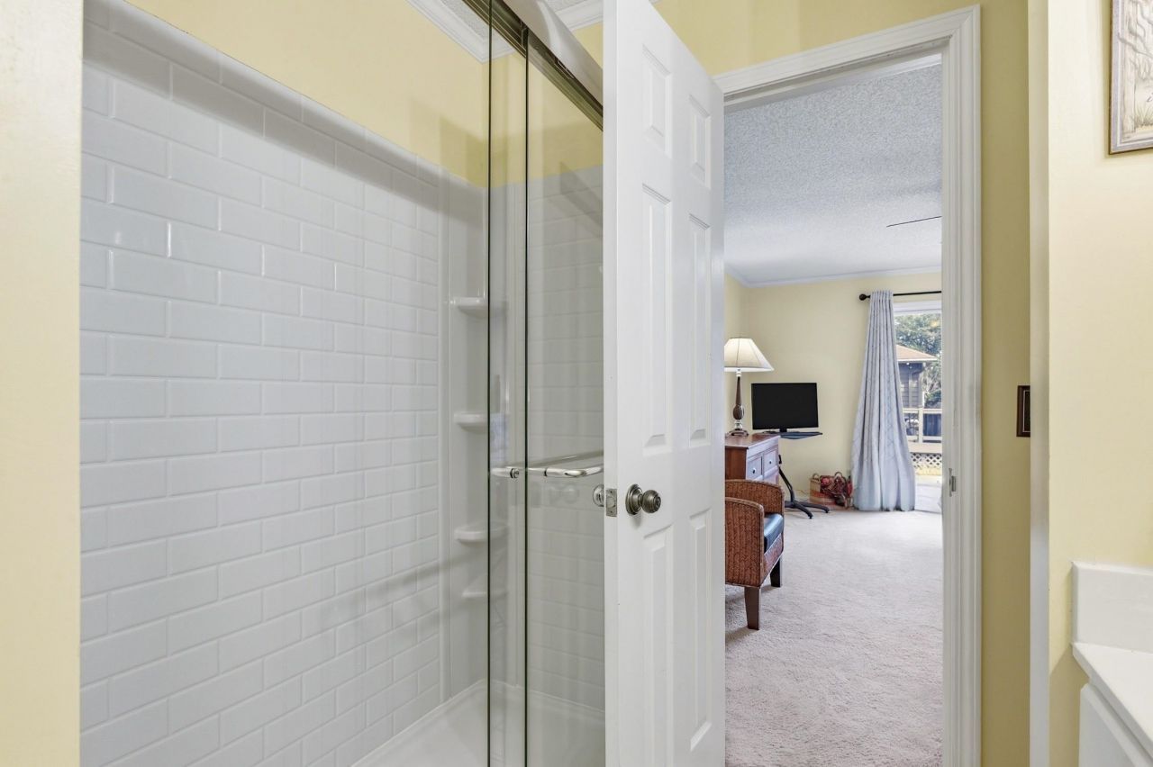 804 Victoria Ct. Photo 16