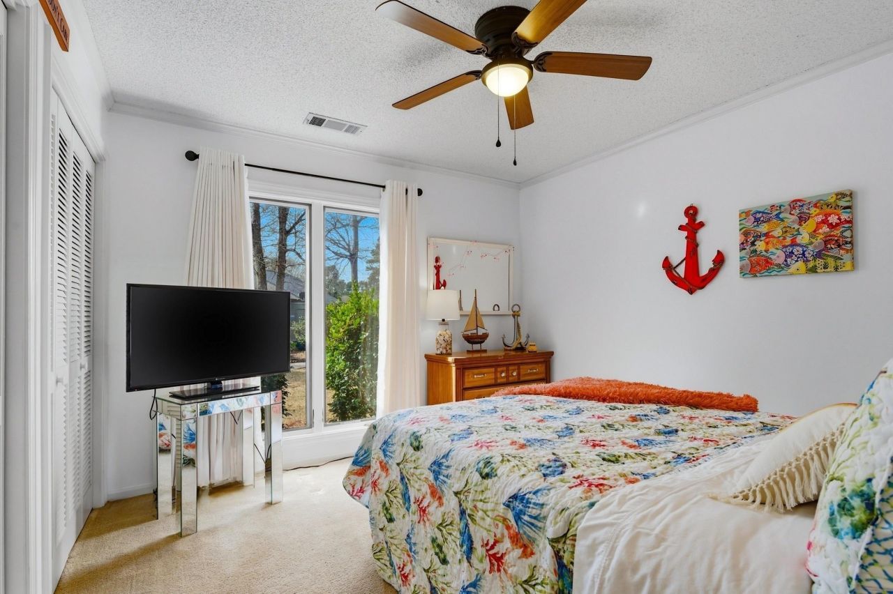 804 Victoria Ct. Photo 18