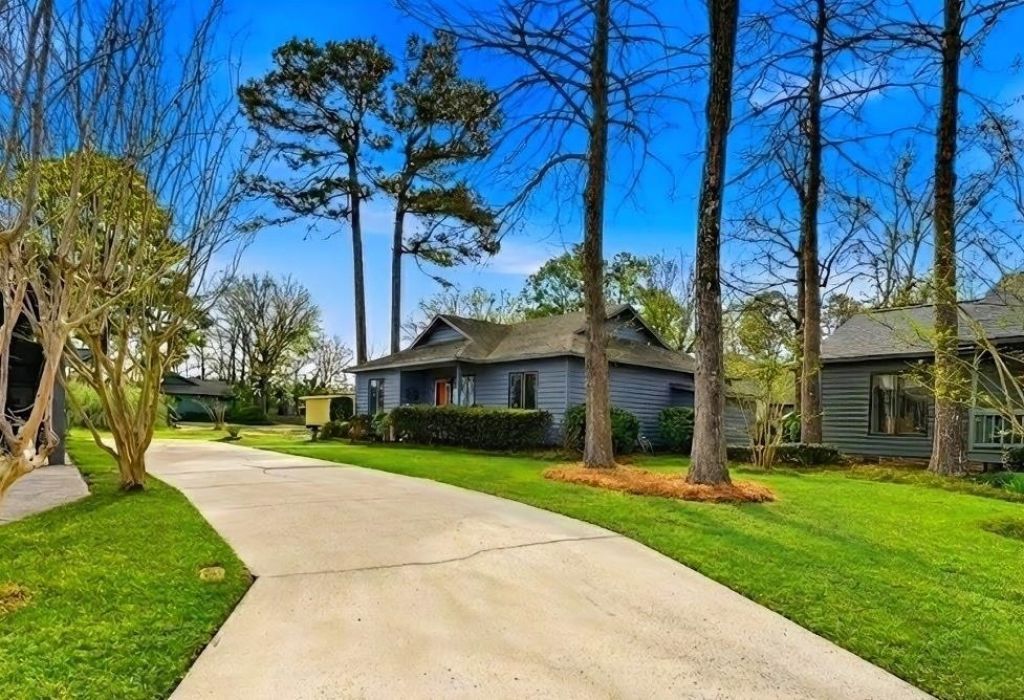 804 Victoria Ct. Photo 28