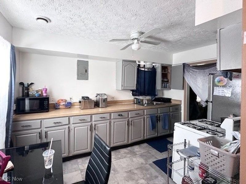 4553 W 148th Street, Cleveland, OH 44135 Photo 6