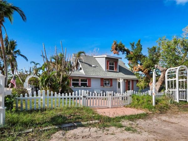 6901 POINSETTA AVENUE, LONGBOAT KEY, FL 34228