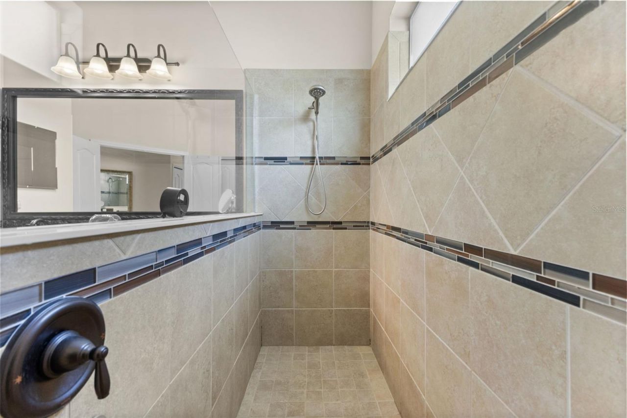 6343 Laurel Wood Run, Sarasota, FL 34243 Photo