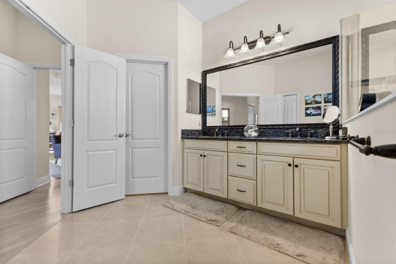 6343 Laurel Wood Run, Sarasota, FL 34243 Photo