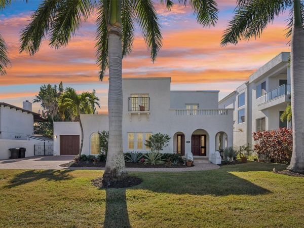 104 PALMERA BOULEVARD NE, ST PETERSBURG, FL 33704