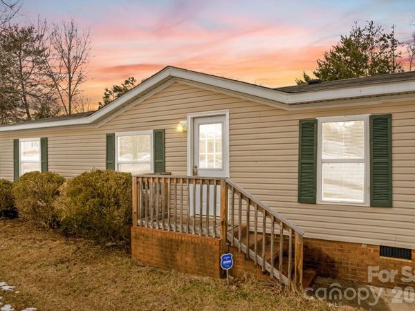 211 Forest Hollow Drive, Statesville, NC 28677