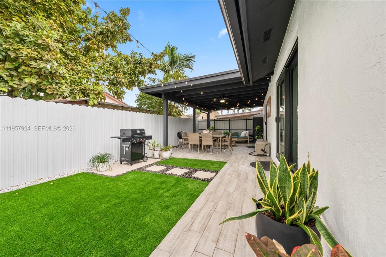 11011 SW 143rd Ct, Miami, FL 33186 Photo